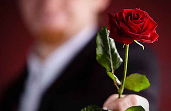 От лжеброкеров до фейковых подарков: как финансовые мошенники обманывают женщин